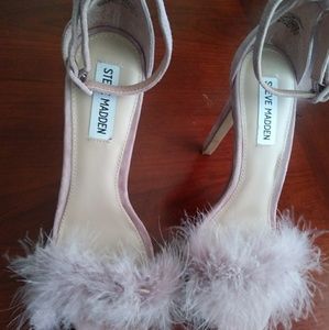 NEW Steve Madden Feathered Toe Heel